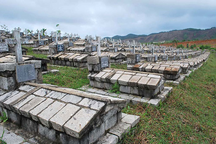 trésors Centre du Vietnam cimetière Français Hue